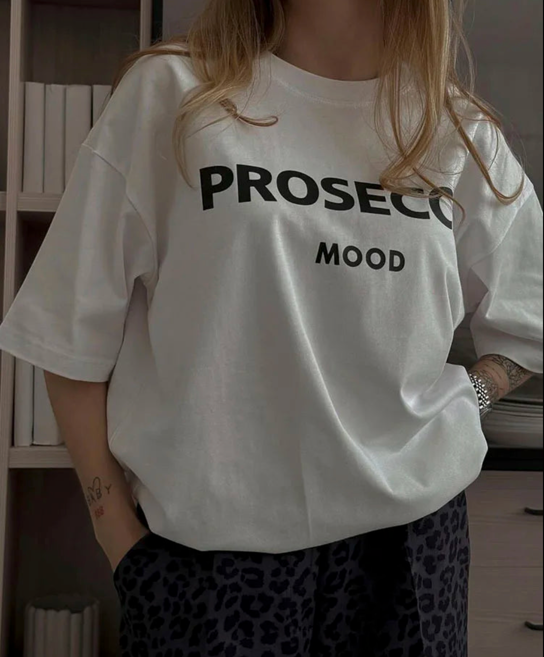 Barbara™ - Oversized T-Skjorte med Grafisk Trykk